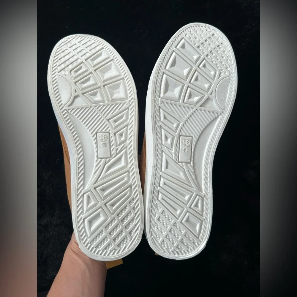 Casual Canvas Sneakers – Stylish & Comfortable Everyday Shoes, Size 38